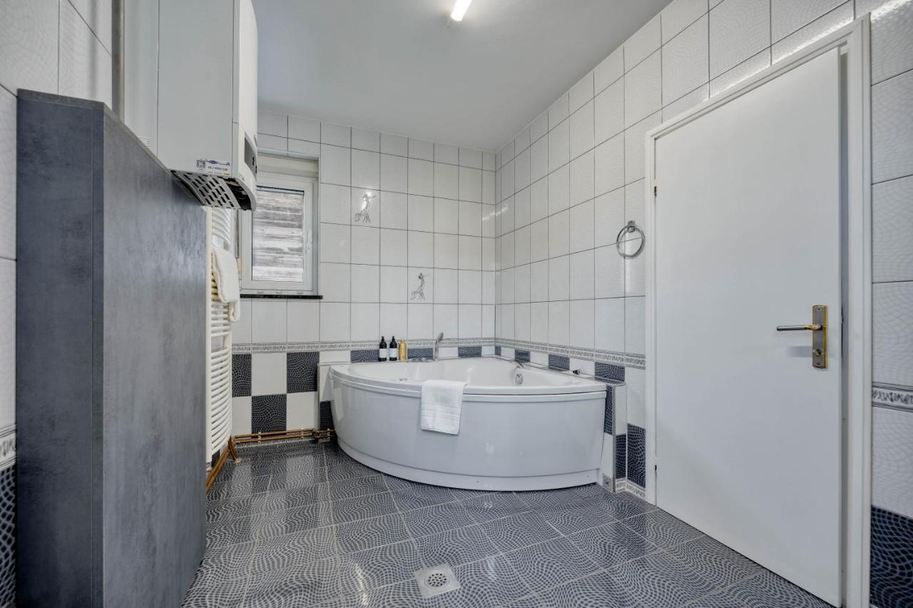 Astarea - Luxe Penthouse In Nature - Jacuzzi - Free Private Parking - Terrace & Balcony - Peace Zagreb Exterior photo