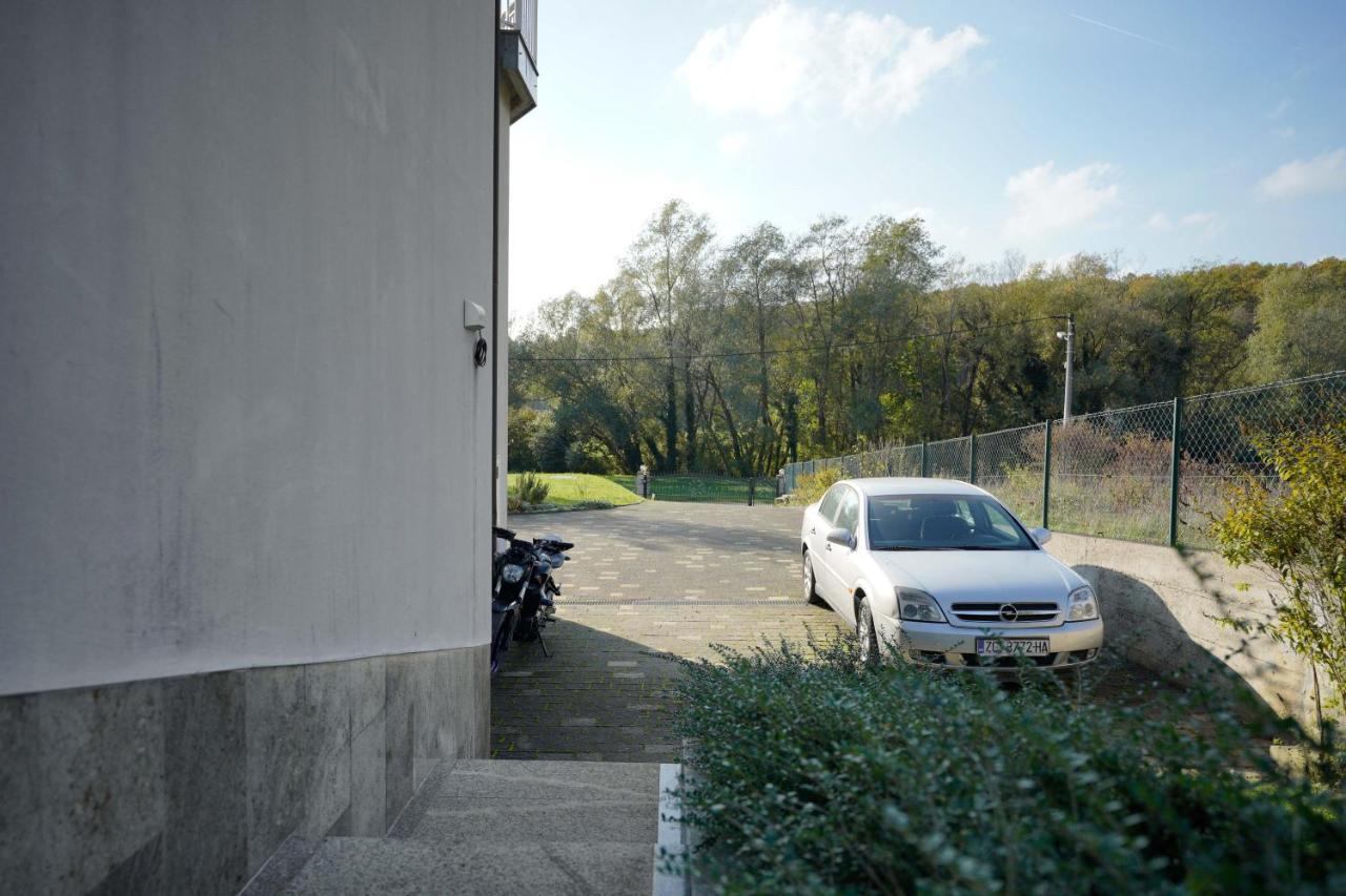 Astarea - Luxe Penthouse In Nature - Jacuzzi - Free Private Parking - Terrace & Balcony - Peace Zagreb Exterior photo